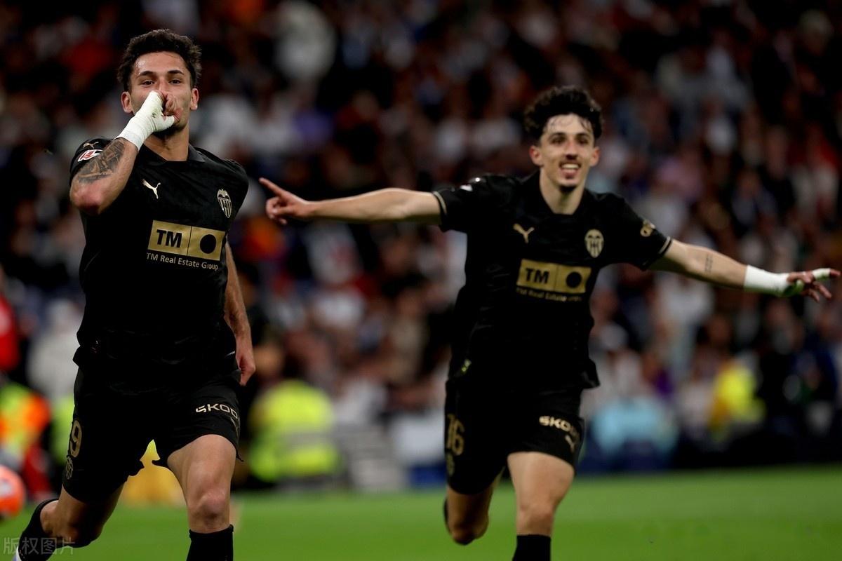 塞维利亚实力崛起,挑战西甲强队! 塞维利亚实力崛起,挑战西甲强队!