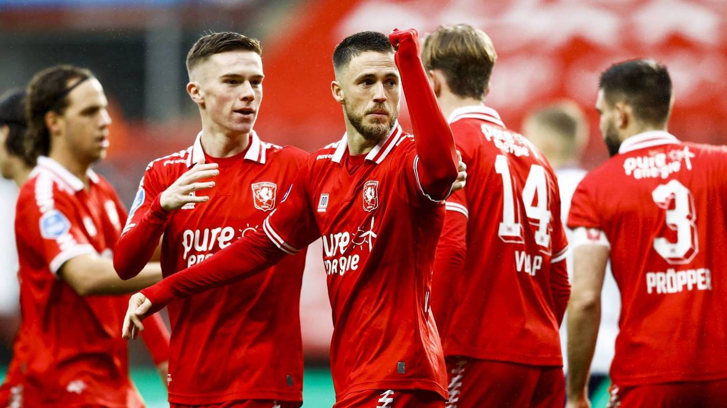 阿贾克斯逆袭成功，荷甲劲旅再创佳绩