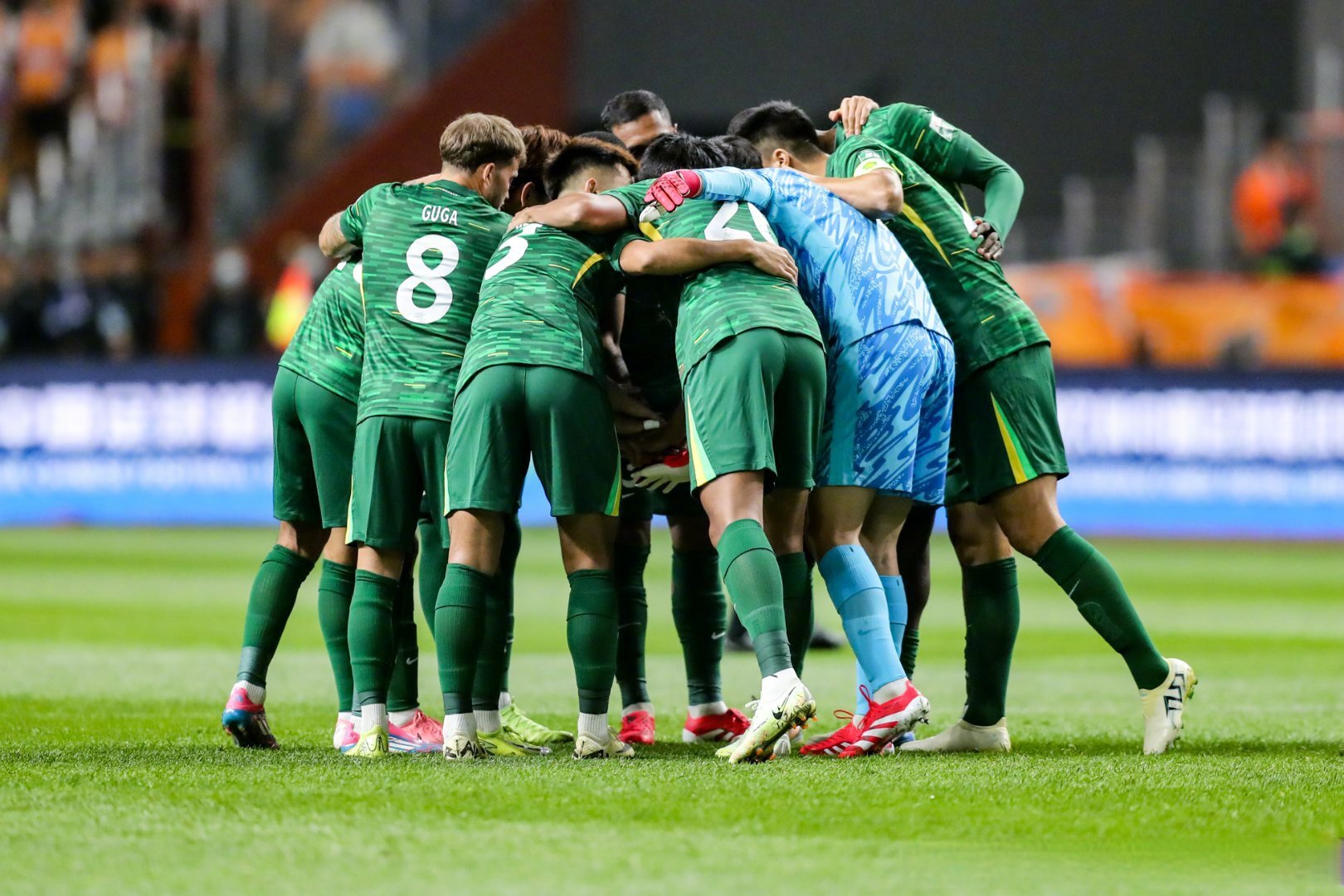 争夺激烈！国内足球联赛战况报道