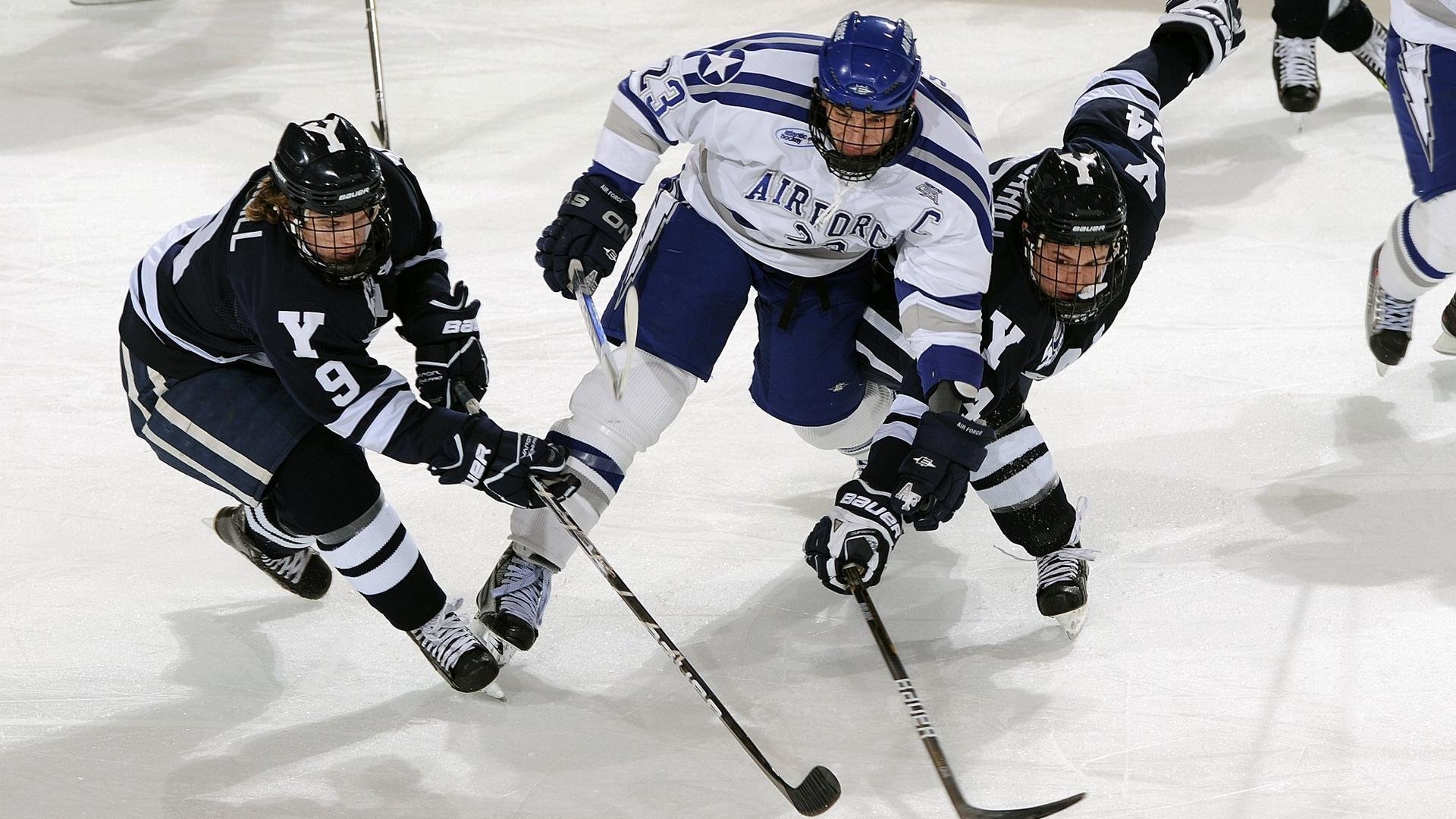 红牛二队完胜梅赛德斯，阿隆索刷新纪录，一场颠覆F1格局的经典战役